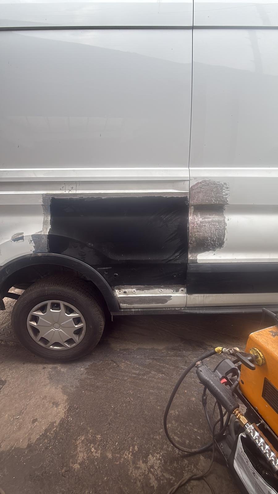 Car body repair work carried out by Ozgur Car Body Repair in Edinburgh