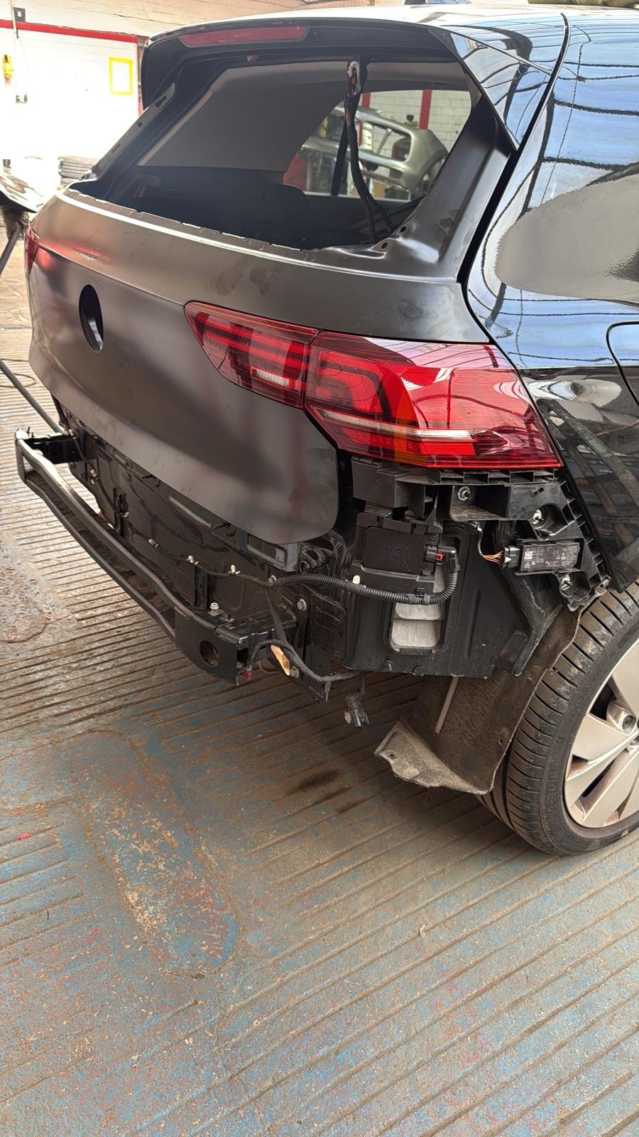 Car body repair work carried out by Ozgur Car Body Repair in Edinburgh