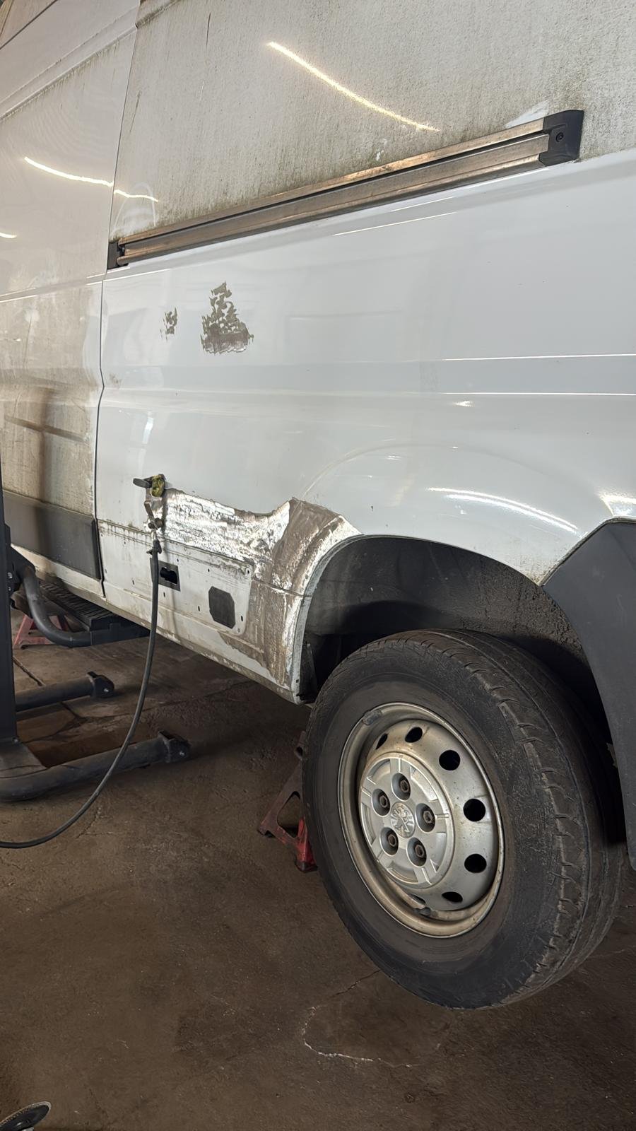 Car body repair work carried out by Ozgur Car Body Repair in Edinburgh
