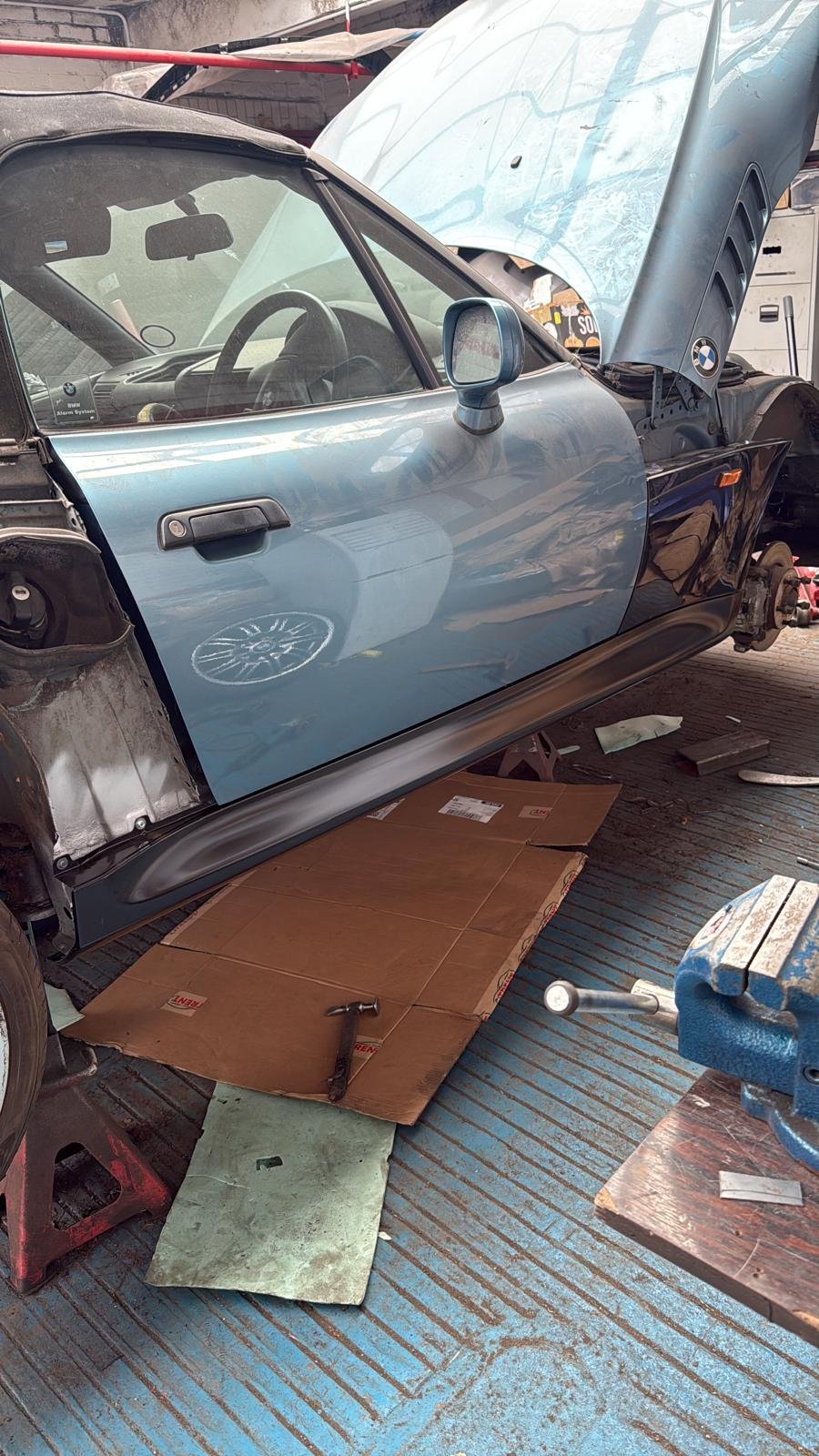 Car body repair work carried out by Ozgur Car Body Repair in Edinburgh